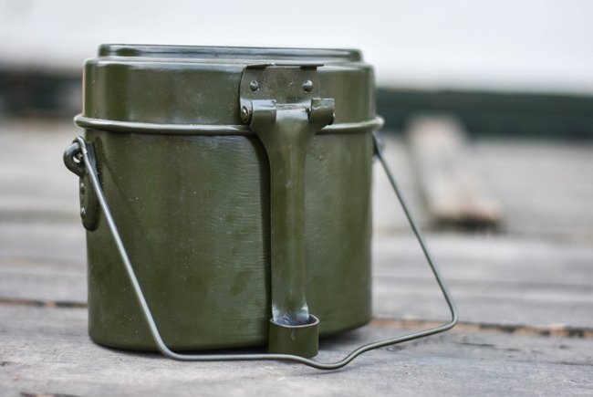 ALUMINIUM CANTEEN - GENUINE MILITARY SURPLUS ROMANIAN ARMY - Good condition