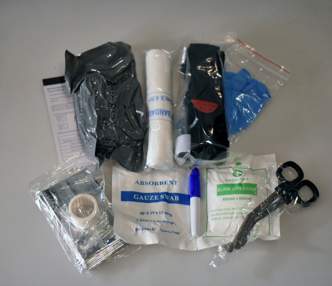 COMPLETE FIRST AID, SURVIVAL AND MEDICAL EMERGENCY KIT - WITH POUCH AND ACCESSORIES - 13 PIECES - LECTER TACTICAL