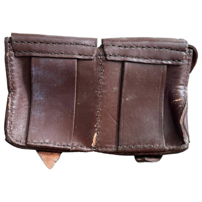 DOUBLE LEATHER ZB MAGAZINE POUCH, POST WWII - BROWN - IN GOOD CONDITION