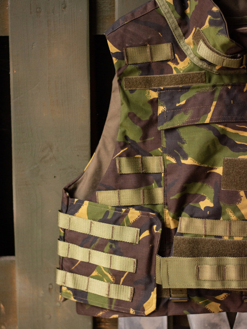 MOLLE TACTICAL VEST - WITHOUT PROTECTIONS - CAMOUFLAGE DPM - MILITARY SURPLUS ROMANIAN ARMY - IN GOOD CONDITION