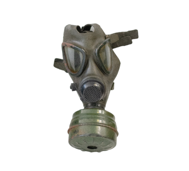 ROMANIAN ARMY GAS MASK - M74 - ROMANIAN ARMY SURPLUS - DECO ONLY