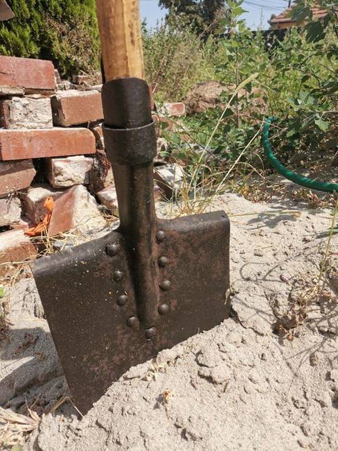 Shovel - Romanian Army Surplus