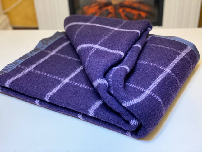 Romanian wool blanket, 150x200cm, purple