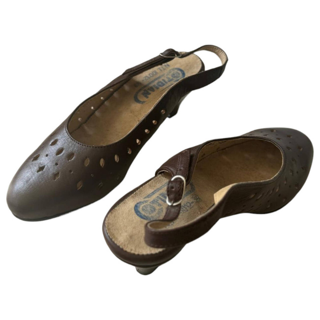 LADIES SANDALS WITH HOLES AND POINTED HEEL - SUMMER - BROWN - ROMANIAN ARMY MILITARY SURPLUS - IN GOOD CONDITION