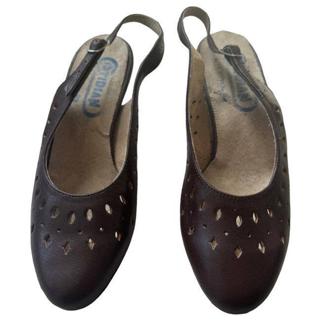 LADIES SANDALS WITH HOLES AND POINTED HEEL - SUMMER - BROWN - ROMANIAN ARMY MILITARY SURPLUS - IN GOOD CONDITION